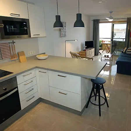 Appartamento La Perla - Penthouse Living, Private Roof Terrace, Pool, Parking, Wifi *