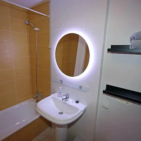 La Perla - Penthouse Living, Private Roof Terrace, Pool, Parking, Wifi Daire *