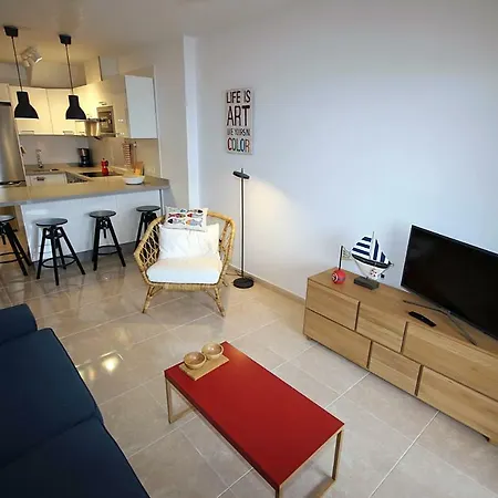 Daire La Perla - Penthouse Living, Private Roof Terrace, Pool, Parking, Wifi *